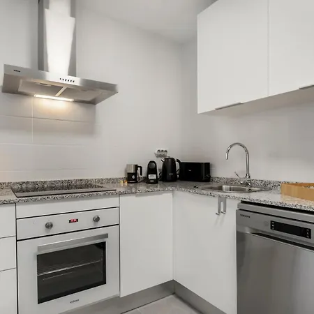 Luxury Penthouse With Beautiful Rooftop At Location Apartment *