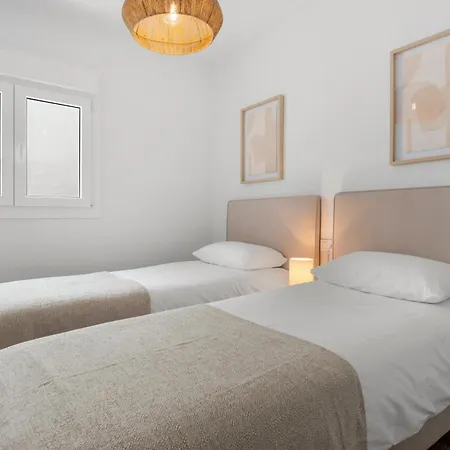 Luxury Penthouse With Beautiful Rooftop At Location Apartment *