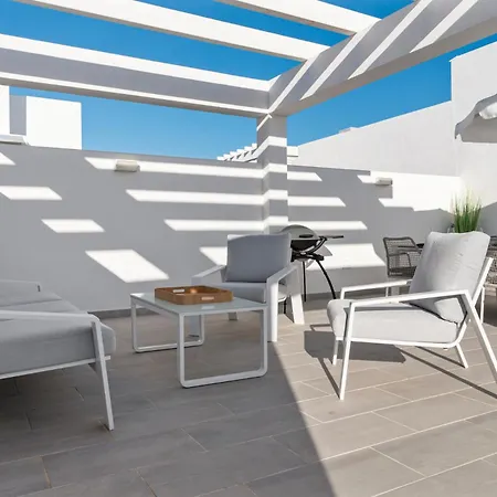 Luxury Penthouse With Beautiful Rooftop At Location Apartment