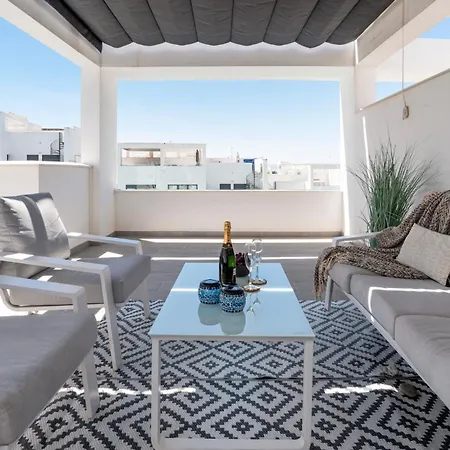 Luxury Penthouse With Beautiful Rooftop At Location Appartamento *