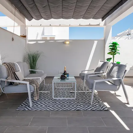 Appartamento Luxury Penthouse With Beautiful Rooftop At Location