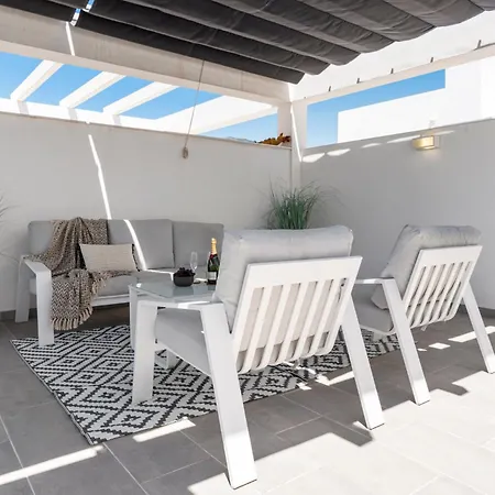 Luxury Penthouse With Beautiful Rooftop At Location Appartamento Estepona